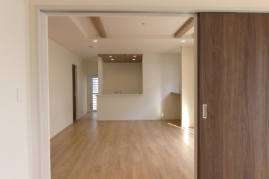 ���r���O -