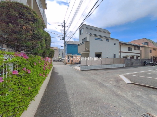 �O�ʓ��H�܂ތ��n�ʐ^ -