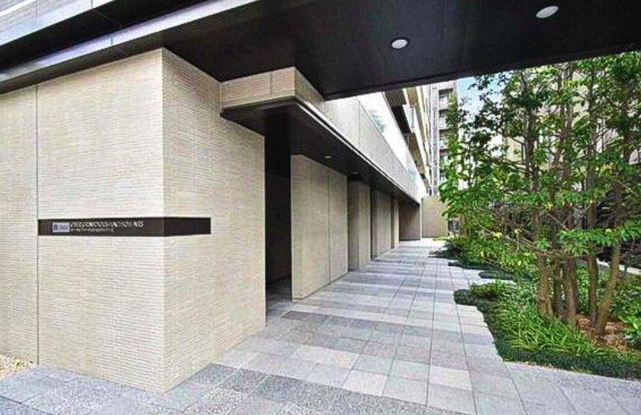 �G���g�����X -