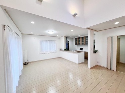 ���r���O -