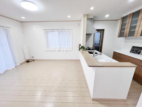 ���r���O -