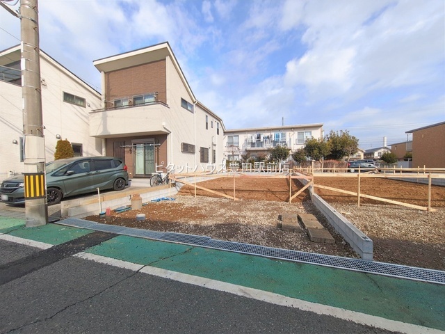 �O�ʓ��H�܂ތ��n�ʐ^ -