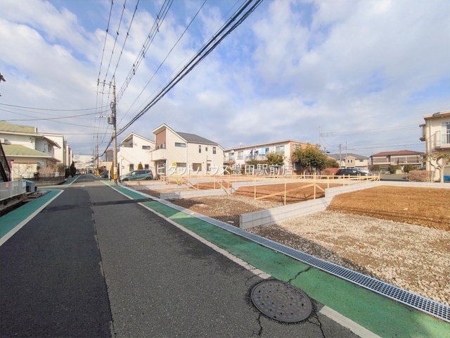 �O�ʓ��H�܂ތ��n�ʐ^ -