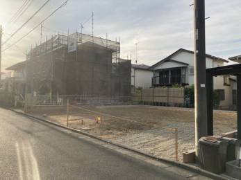 �O�ʓ��H�܂ތ��n�ʐ^ -