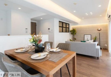  �����E���r���O