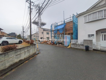 �O�ʓ��H�܂ތ��n�ʐ^ -