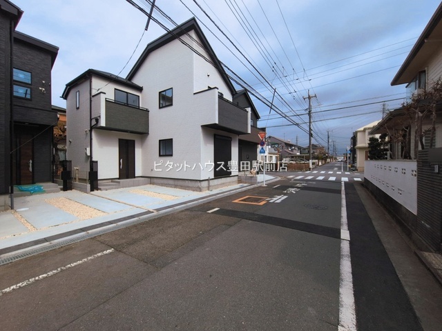 �O�ʓ��H�܂ތ��n�ʐ^ -