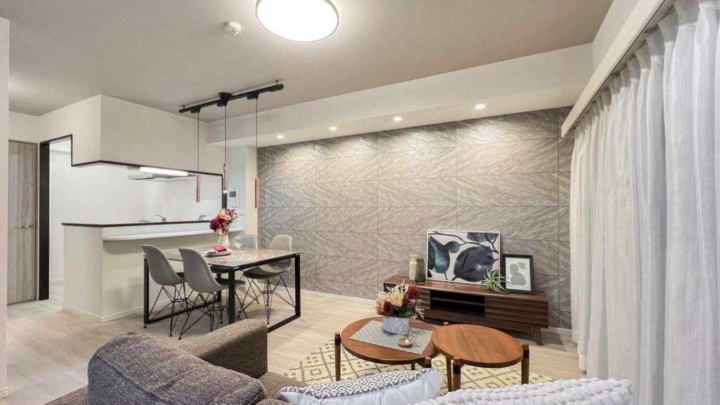 ���r���O -