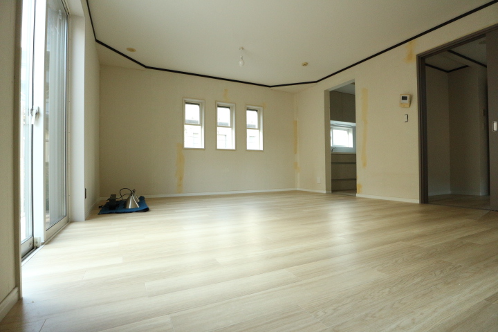 ���r���O -