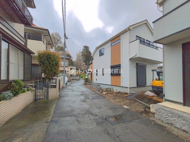 �O�ʓ��H�܂ތ��n�ʐ^ -