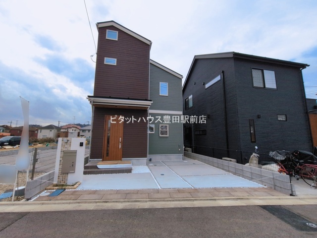 �O�ʓ��H�܂ތ��n�ʐ^ -