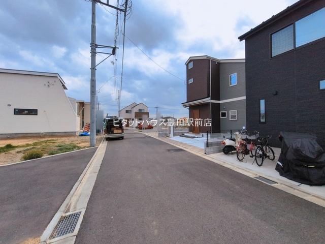 �O�ʓ��H�܂ތ��n�ʐ^ -