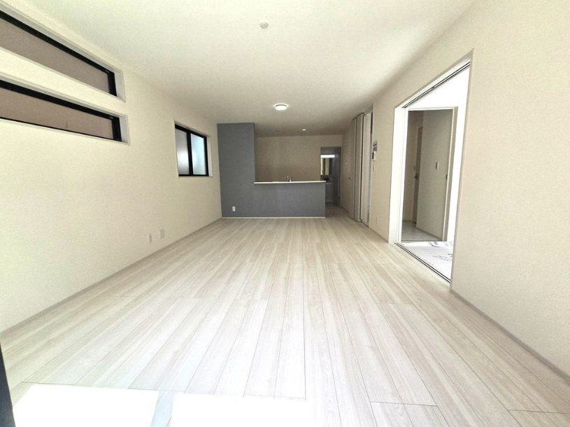 ���r���O -