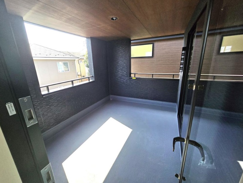 �o���R�j�[ -