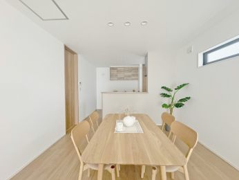 ���r���O -