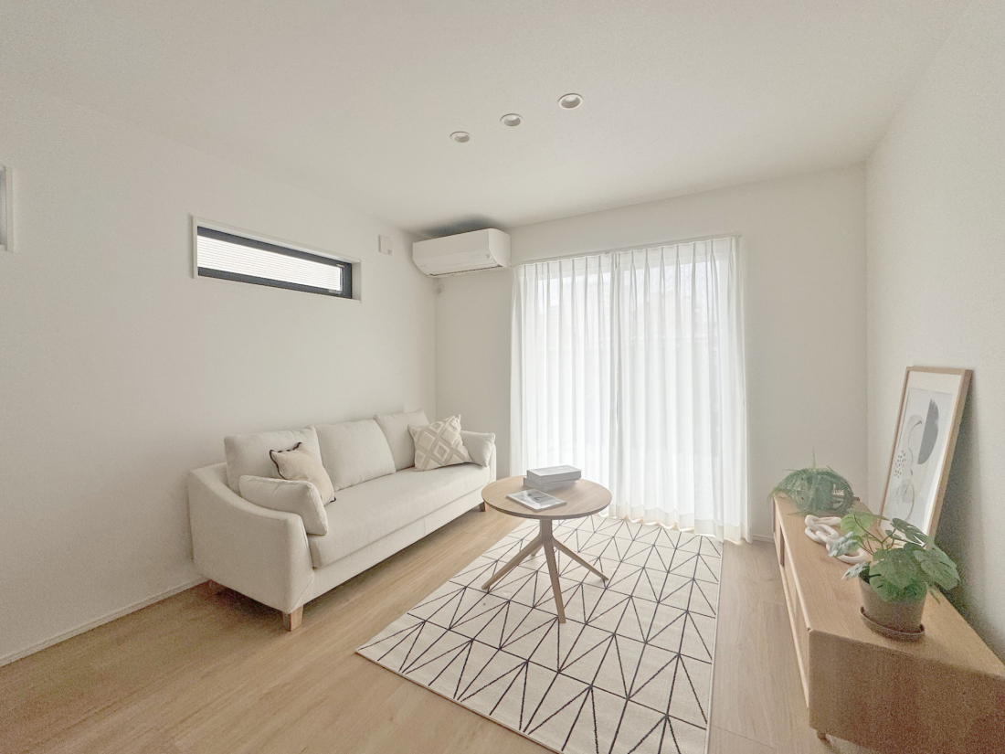 ���r���O -