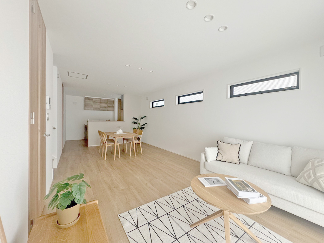 ���r���O -