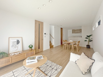 ���r���O -