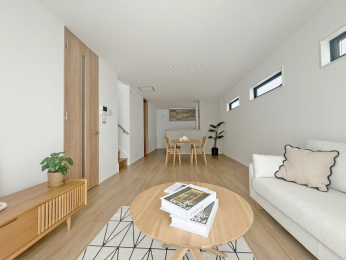 ���r���O -