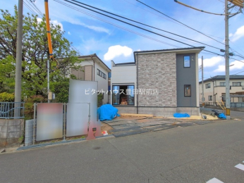 �O�ʓ��H�܂ތ��n�ʐ^ -