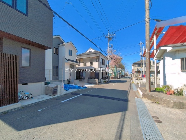 �O�ʓ��H�܂ތ��n�ʐ^ -