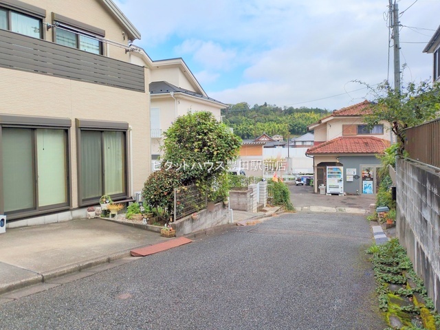 �O�ʓ��H�܂ތ��n�ʐ^ -