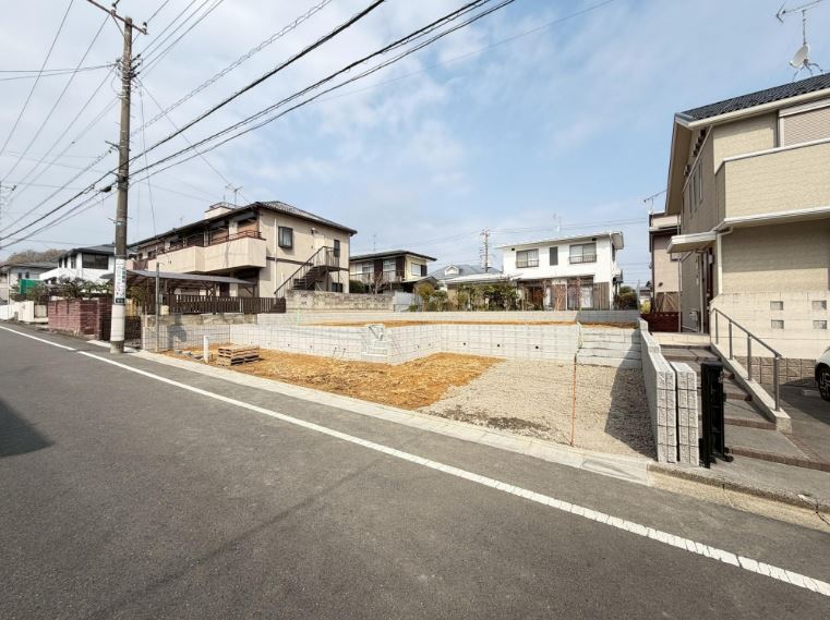 �O�ʓ��H�܂ތ��n�ʐ^ -