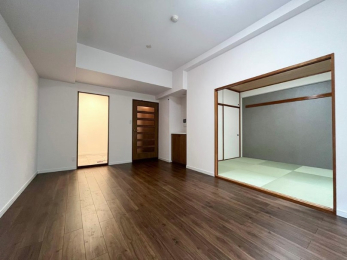 ���r���O -