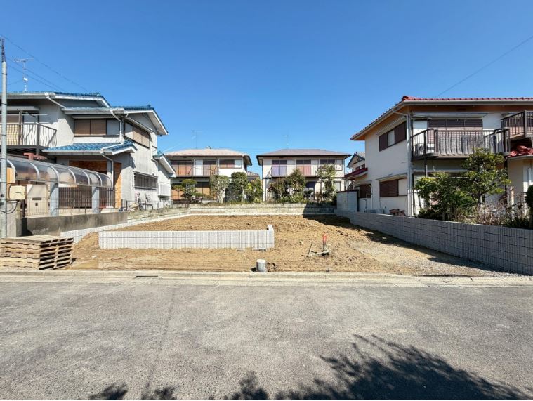 �O�ʓ��H�܂ތ��n�ʐ^ -