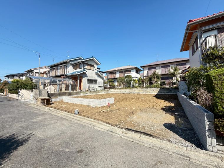 �O�ʓ��H�܂ތ��n�ʐ^ -