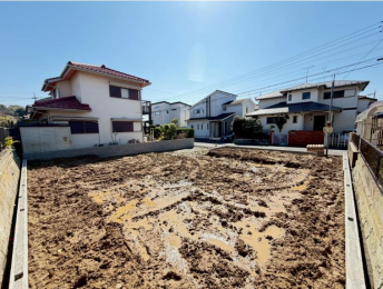 �O�ʓ��H�܂ތ��n�ʐ^ -