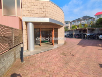 �G���g�����X -