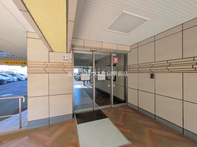 �G���g�����X -